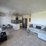 Charming 2 Bedroom With Sea View, Pool And Parking * 앙티브