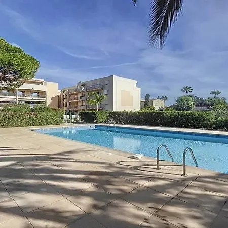 Charming 2 Bedroom With Sea View, Pool And Parking 아파트