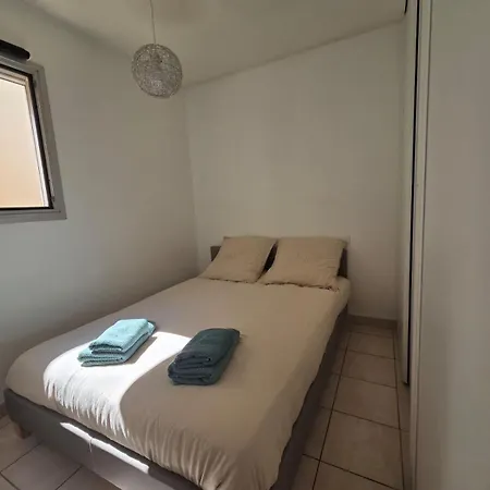 Charming 2 Bedroom With Sea View, Pool And Parking 아파트 *